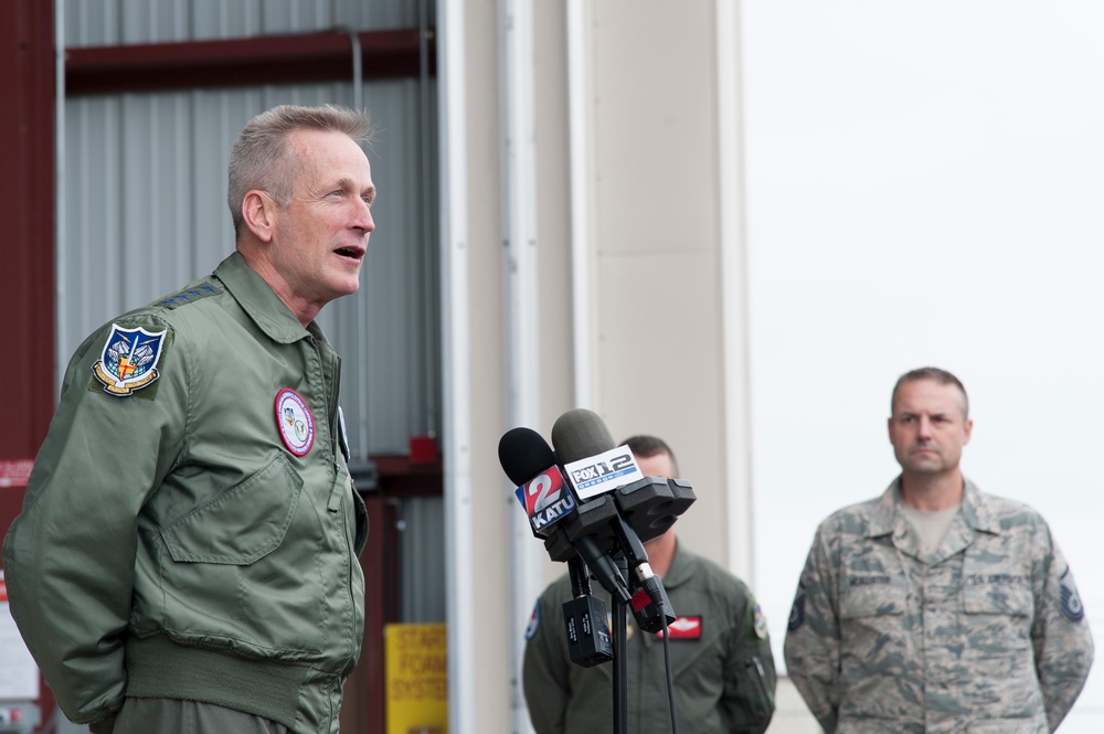 NORAD Commander Congratulates Alert Airmen