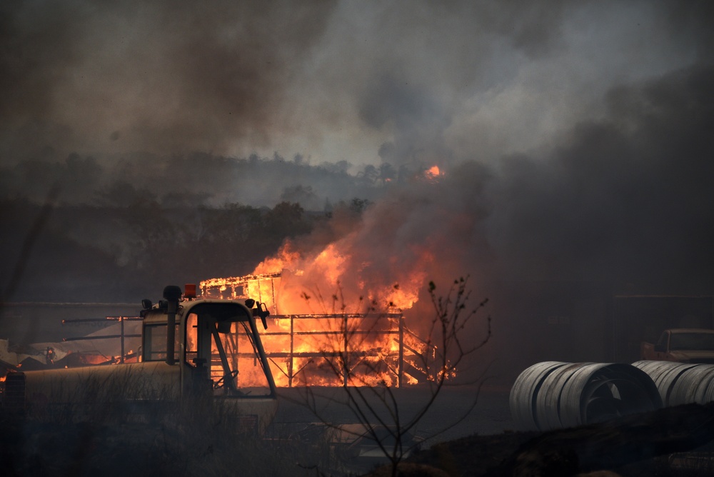 Fires breakout on Maui