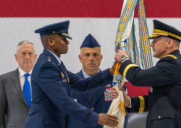 Lyons takes command of USTRANSCOM