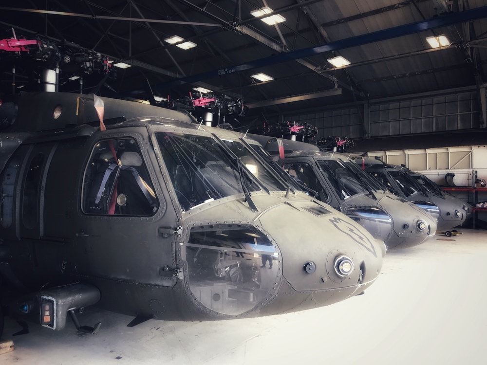 25th ID preapres for Hurricane Lane