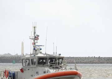 Coast Guard Station Kauai conducts port assessment in Nawiliwili Harbor