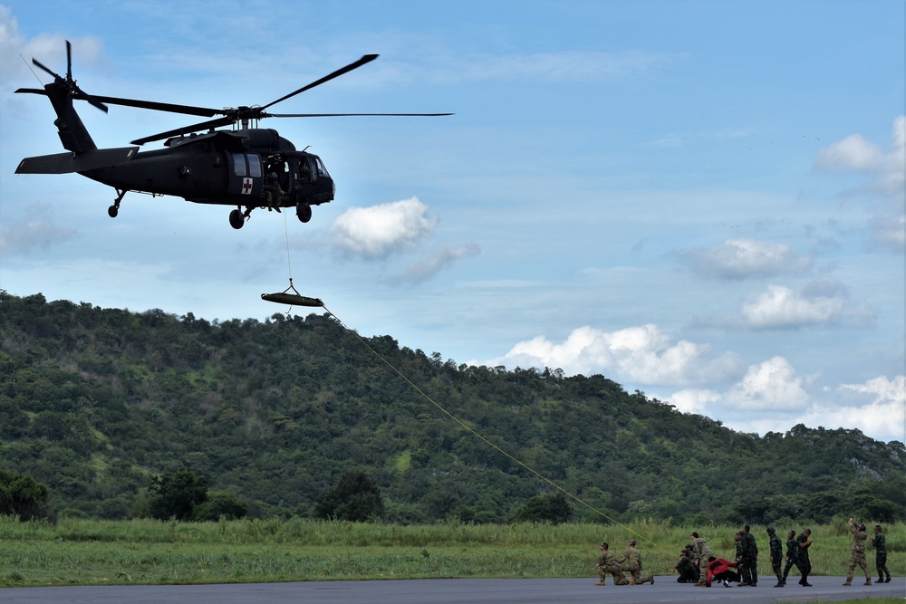 16th CAB, Washington Army National Guard Soldiers conduct air medical evacuation training with Royal Thai Army rangers during Hanuman Guardian 2018