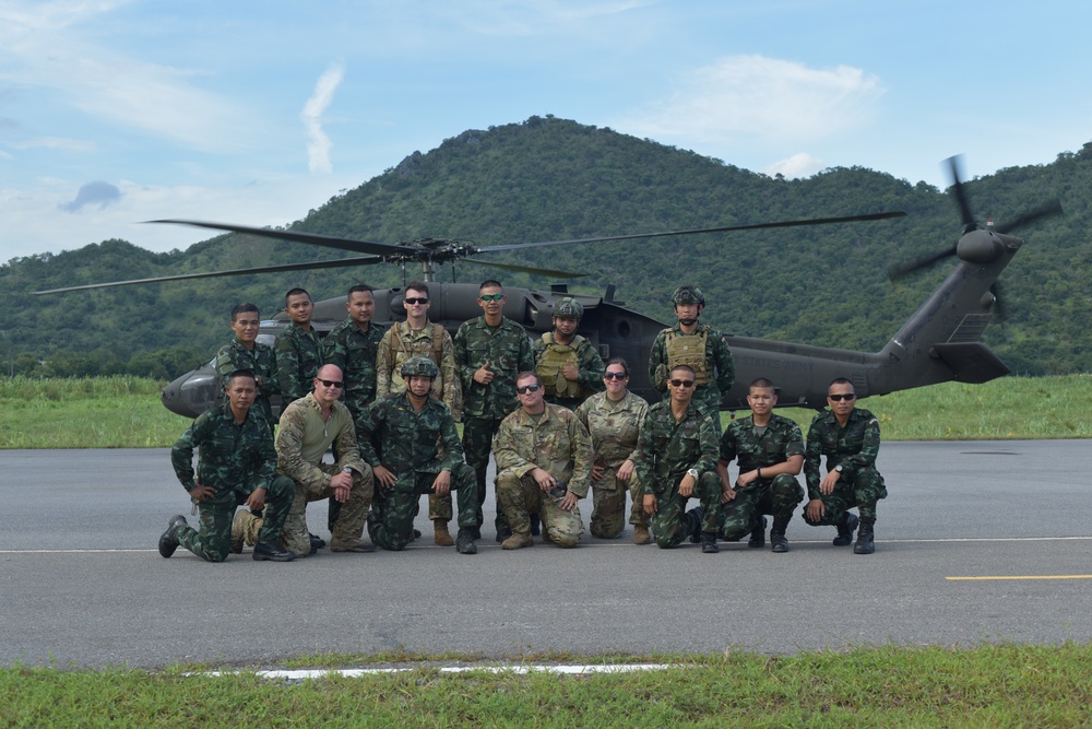 16th CAB, Washington Army National Guard Soldiers conduct air medical evacuation training with Royal Thai Army rangers during Hanuman Guardian 2018