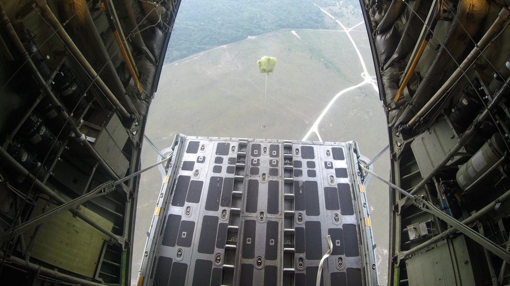 4th Recon Battalion Marines perform jump operations at Fort McCoy