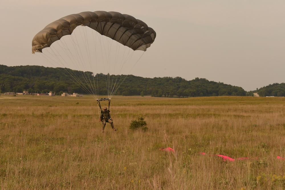 4th Recon Battalion Marines perform jump operations at Fort McCoy