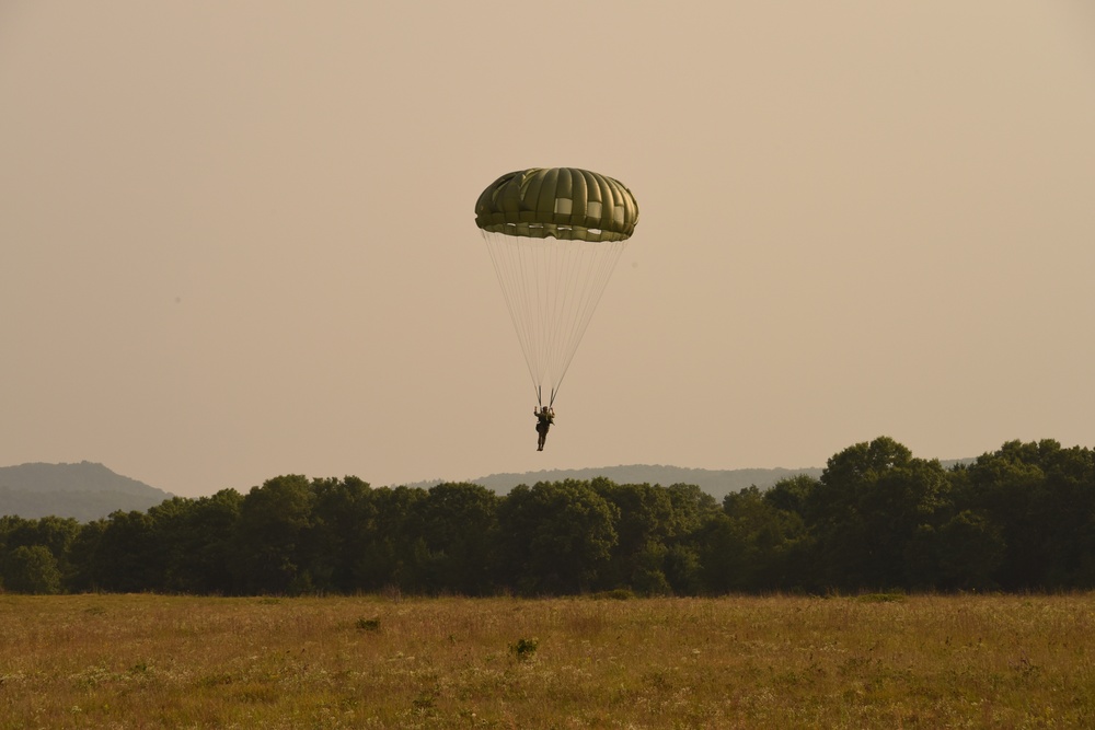 4th Recon Battalion Marines perform jump operations at Fort McCoy