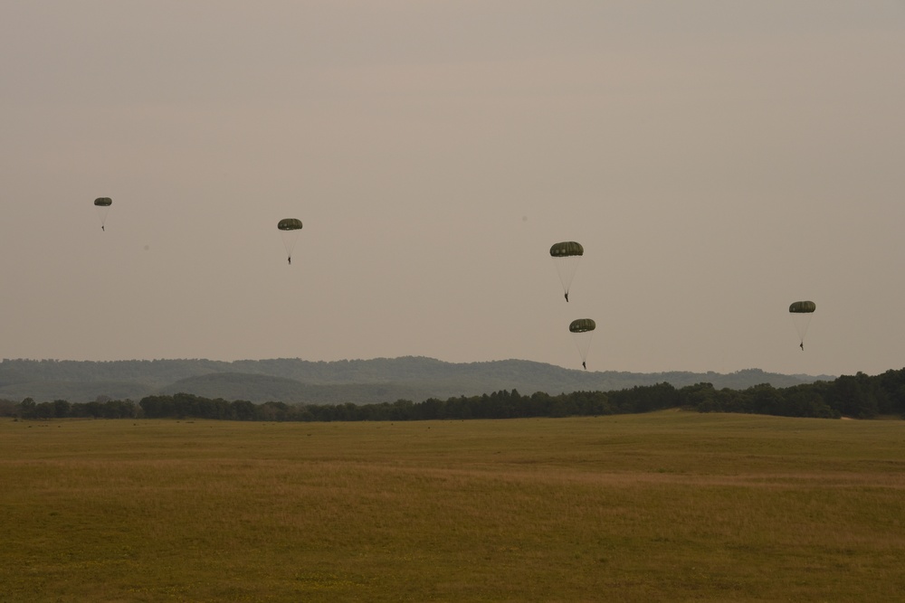 4th Recon Battalion Marines perform jump operations at Fort McCoy