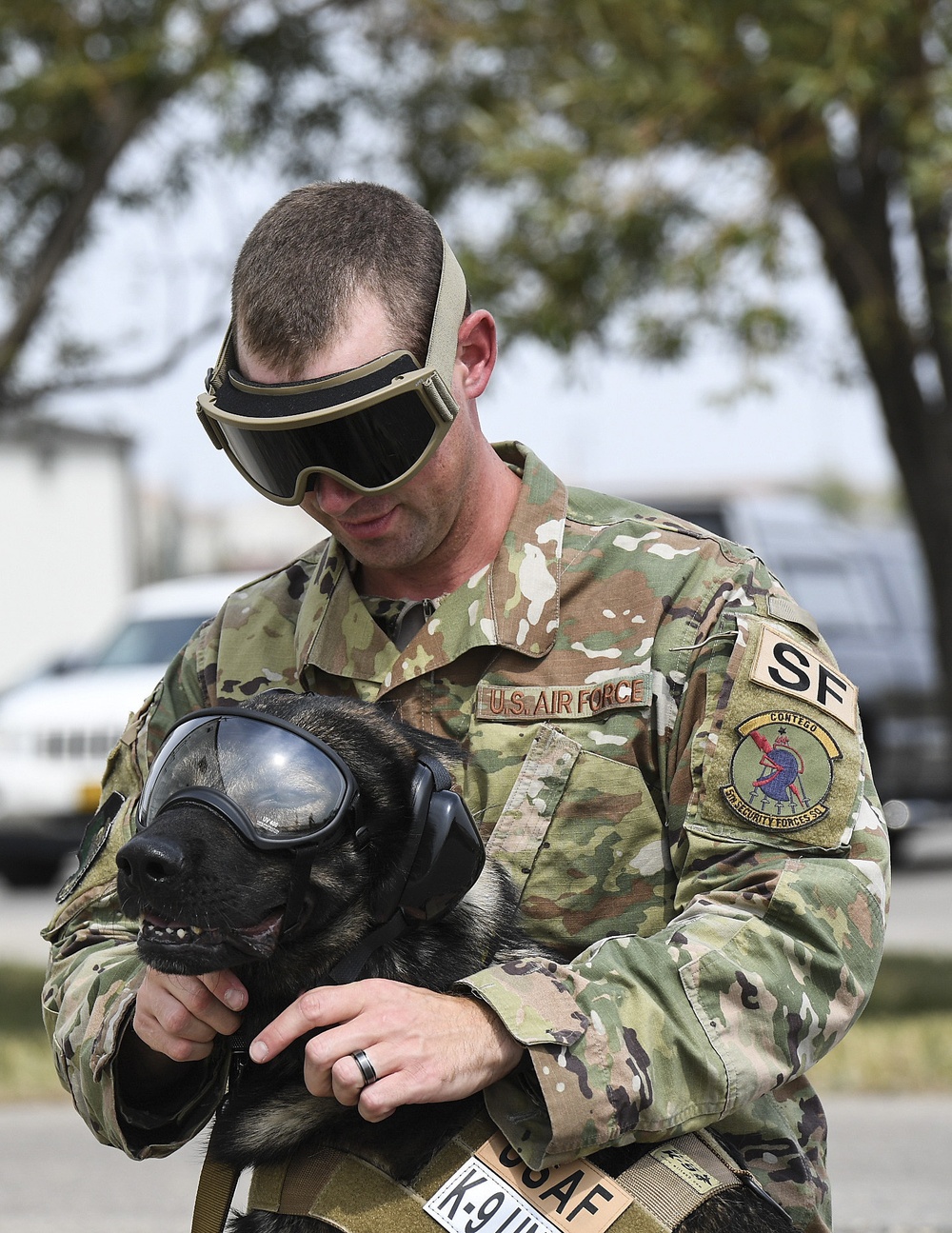 5th SFS MWDs fly with 54th Helicopter Squadron