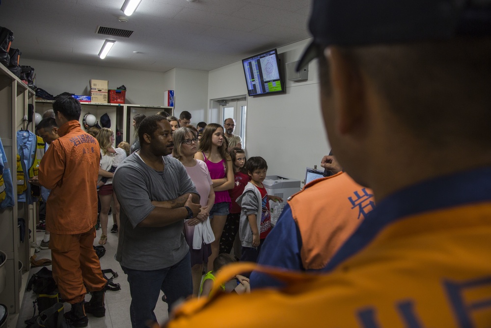 Stop, drop, roll: MCAS Iwakuni residents participate in disaster preparedness workshop