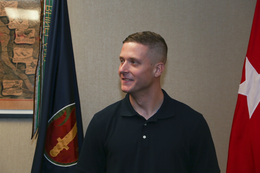 Soldiers Receive Minuteman Scholarships