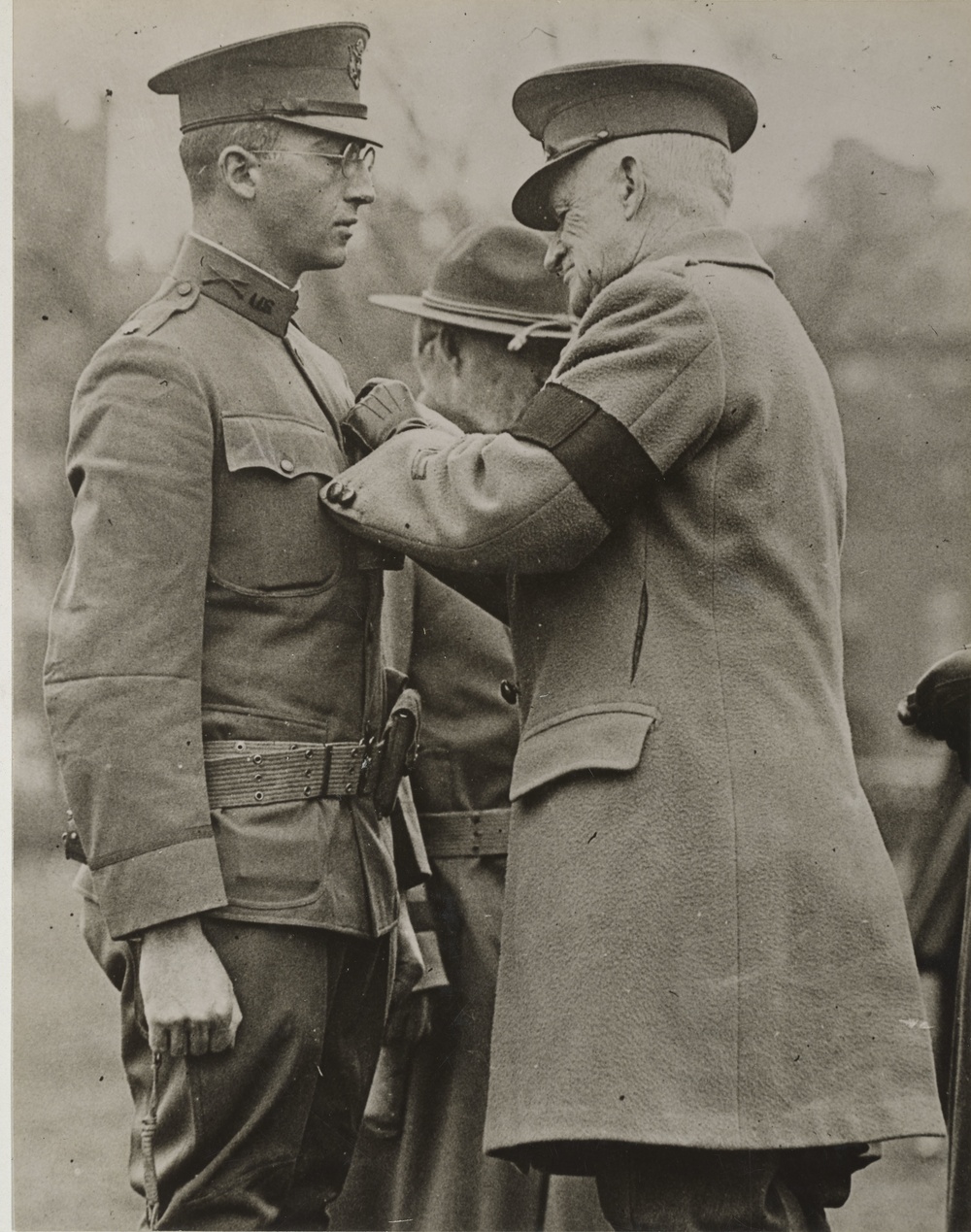 Lt. Col. Charles Whittlesey receives the Medal of Honor