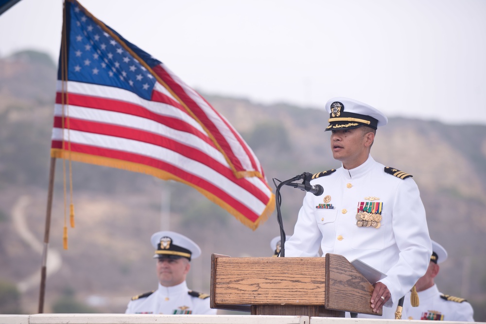 USS Hampton welcomes new commanding officer