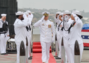 USS Hampton welcomes new commanding officer
