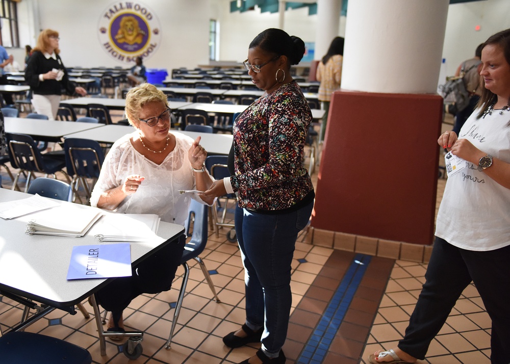 Unique Training Offers Teachers A Glimpse Into Military PCS Moves