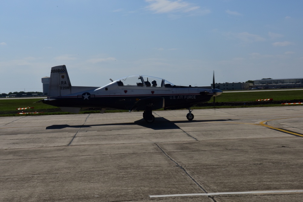 T-6A Texan II taxis