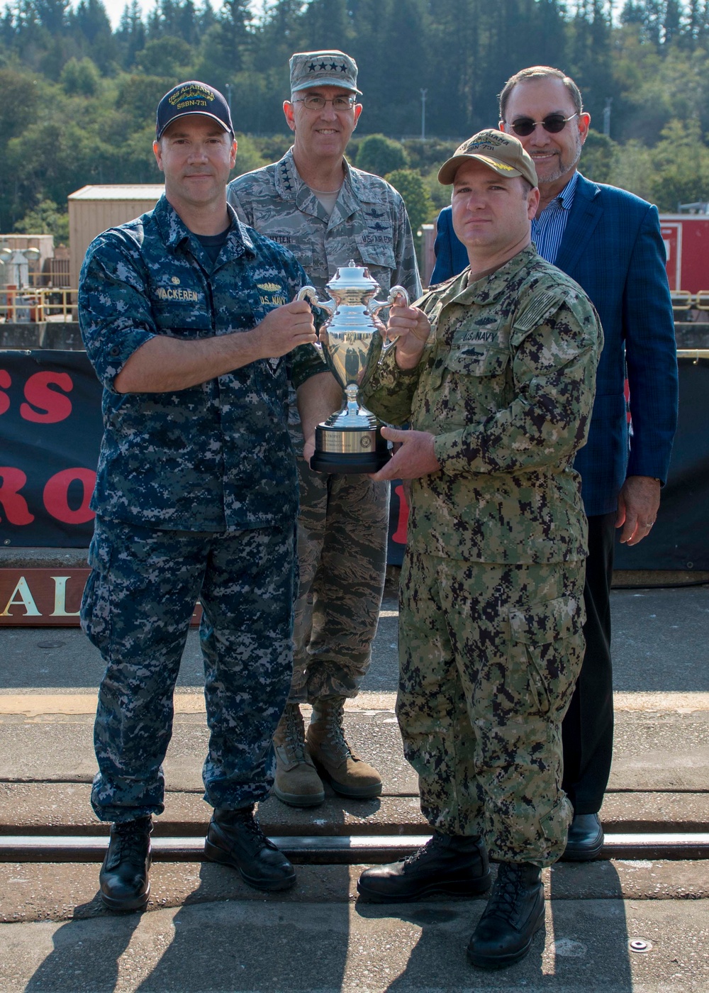 USS Alabama (SSBN 731) Receives 2017 Omaha Trophy