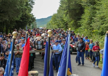 New Totem Pole on Prince of Wales Island honors Alaska’s veterans