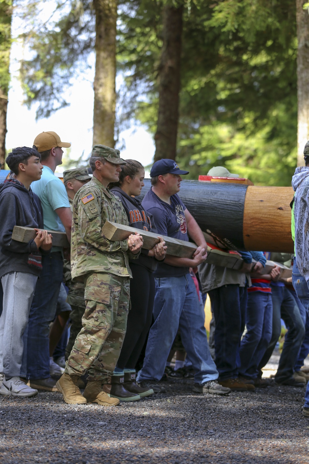 New Totem Pole on Prince of Wales Island honors Alaska’s veterans