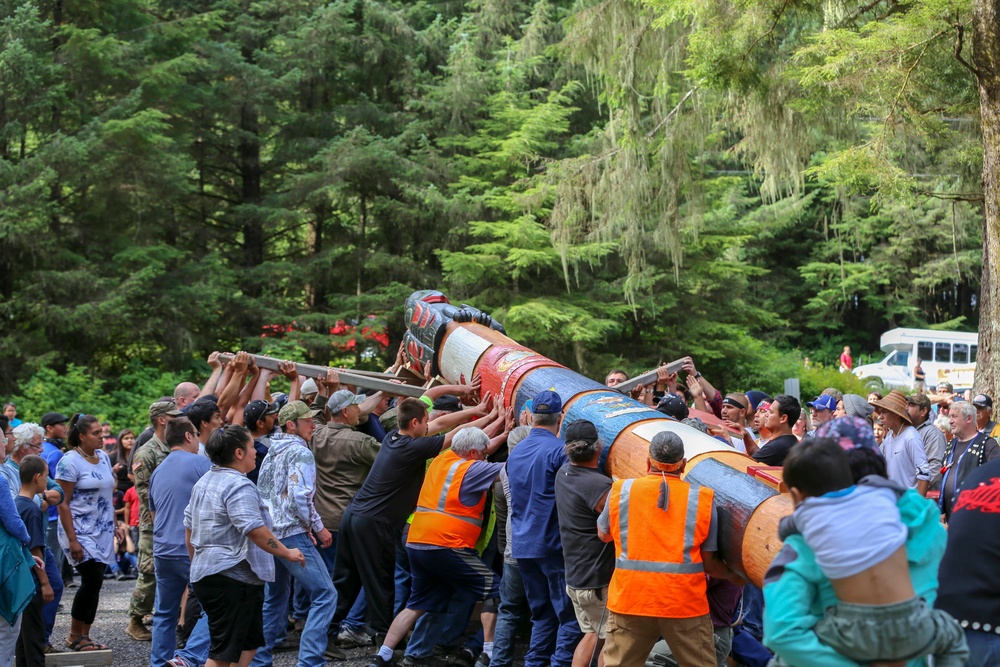 New Totem Pole on Prince of Wales Island honors Alaska’s veterans