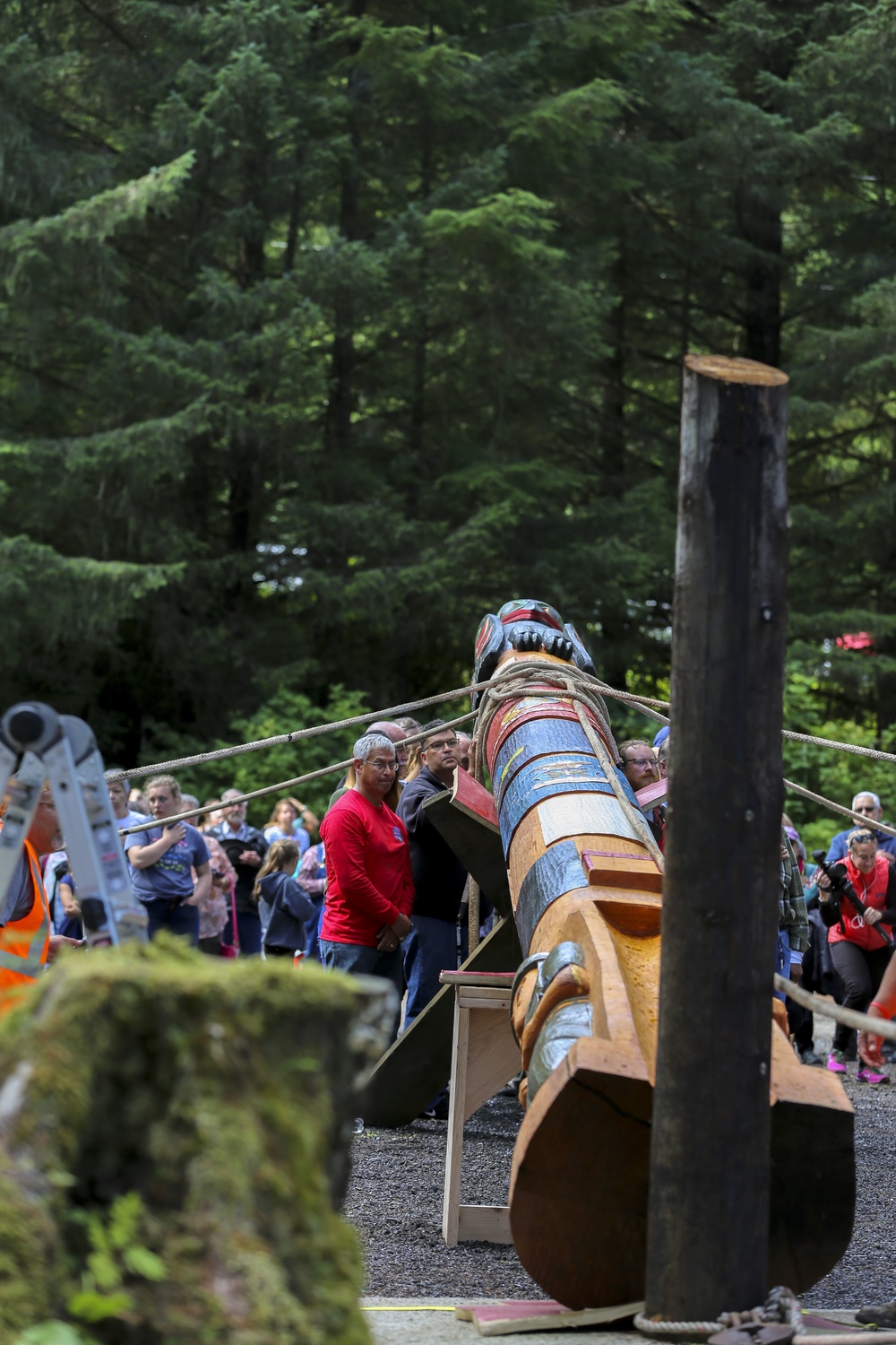 New Totem Pole on Prince of Wales Island honors Alaska’s veterans