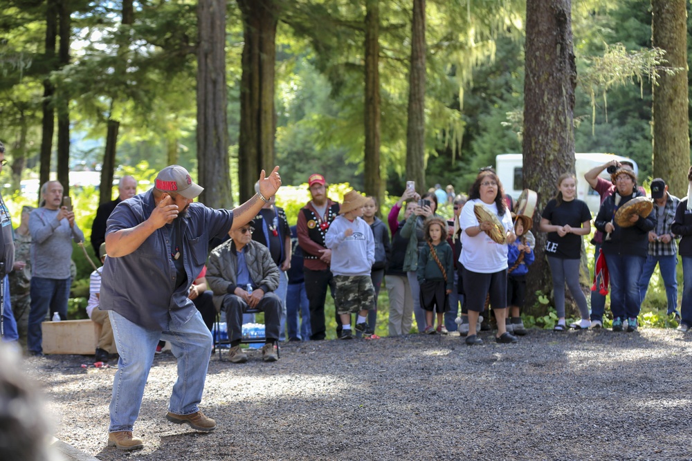 New Totem Pole on Prince of Wales Island honors Alaska’s veterans