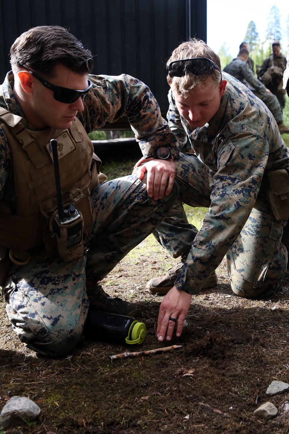 Marines conduct day and night platoon attacks in Norway
