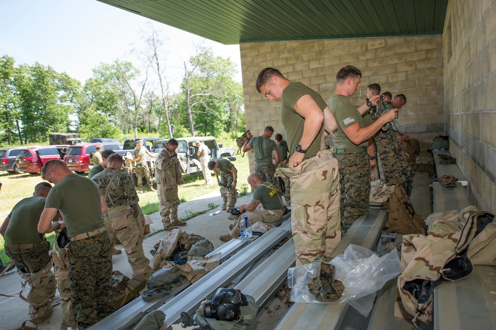 4th Reconnaissance Battalion Gas Chamber Training