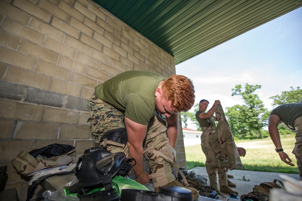 4th Reconnaissance Battalion Gas Chamber Training