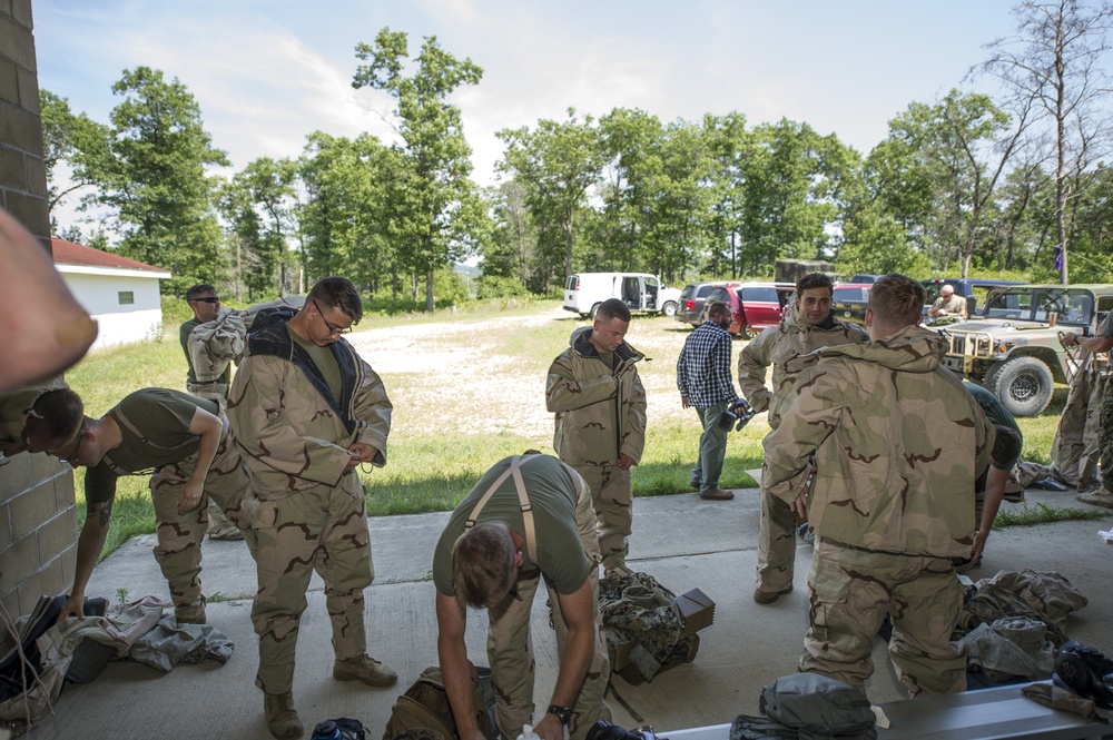 4th Reconnaissance Battalion Gas Chamber Training