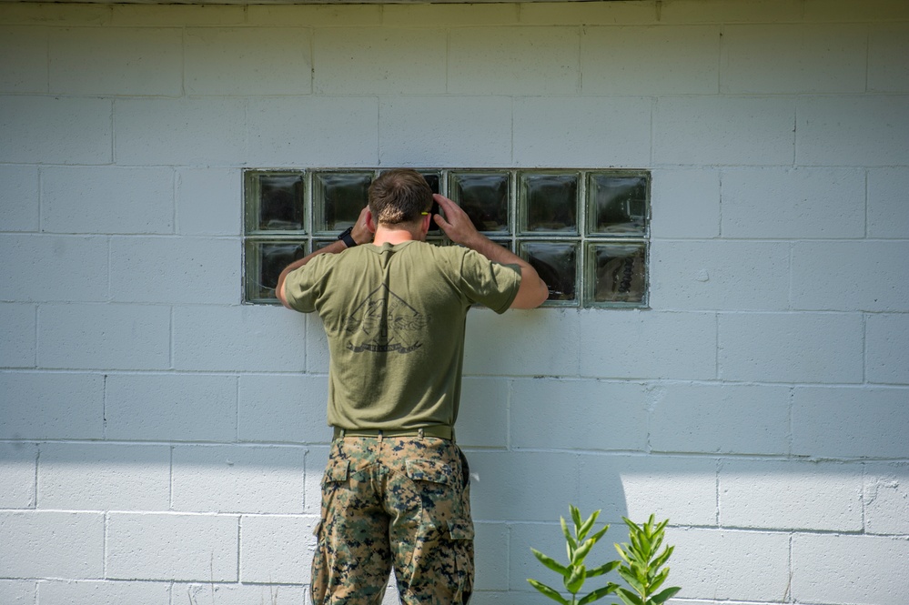 4th Reconnaissance Battalion Gas Chamber Training