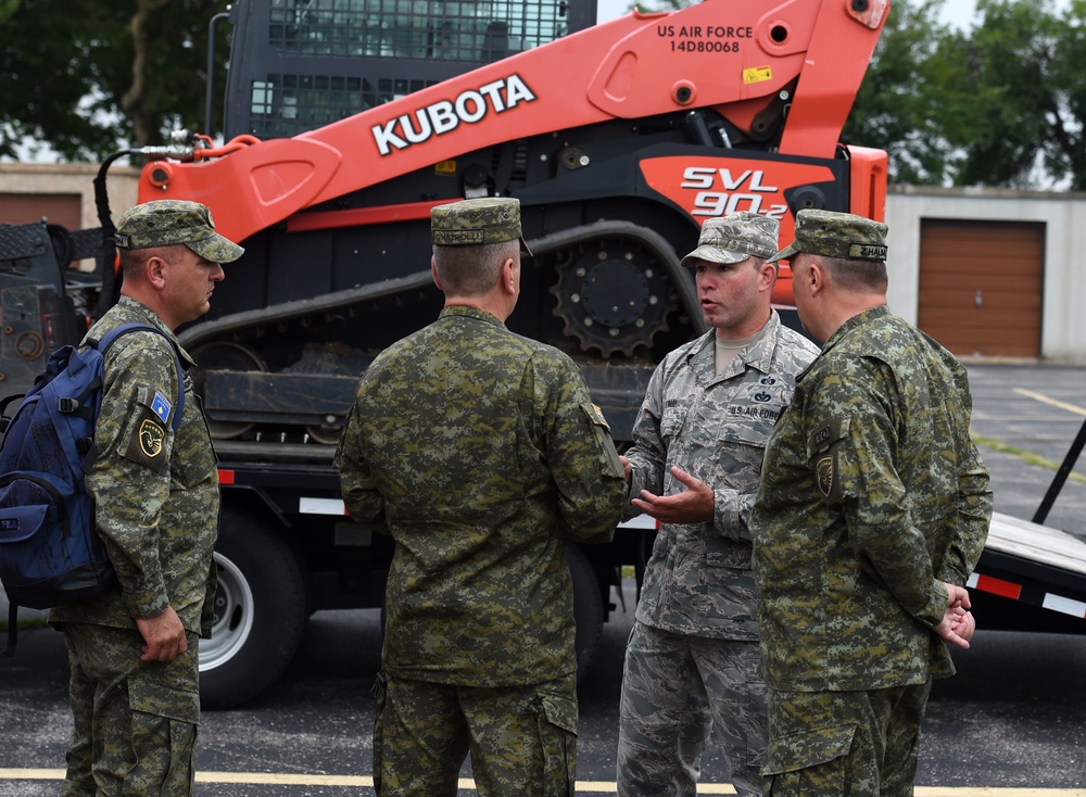 KSF Leadership visits 132d Wing