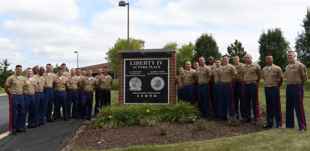 Wisconsin Marine honored for helping survivors at fatal crash site