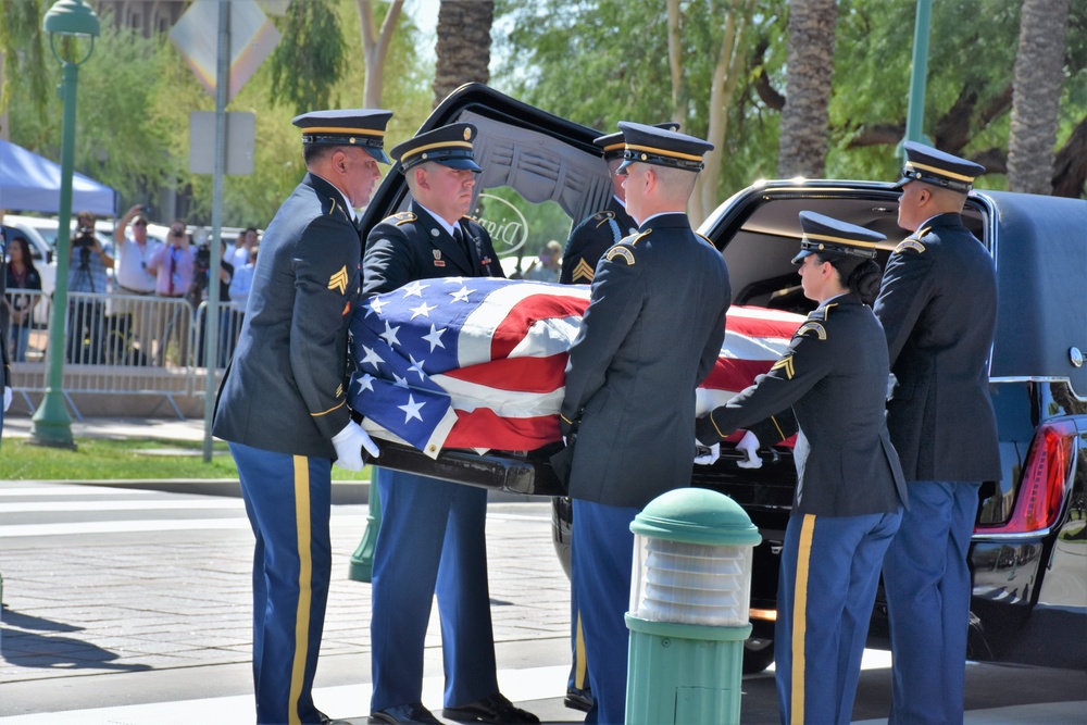 Recruiters honor Sen. John McCain as body laid in Arizona State Capitol