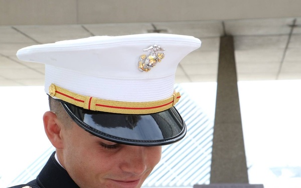 Wisconsin native commissions at War Memorial