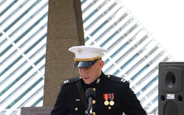 Wisconsin native commissions at War Memorial