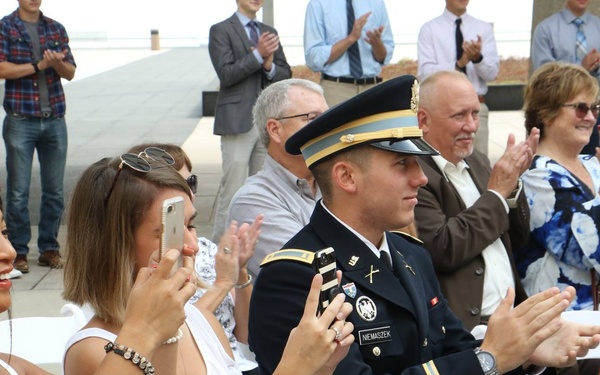 Wisconsin native commissions at War Memorial