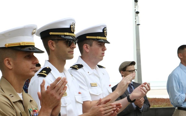 Wisconsin native commissions at War Memorial