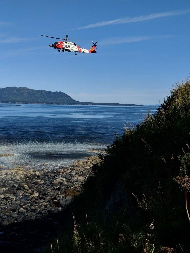 Coast Guard Air Station Kodiak aircrews conduct vertical surface training in Kodiak, Alaska