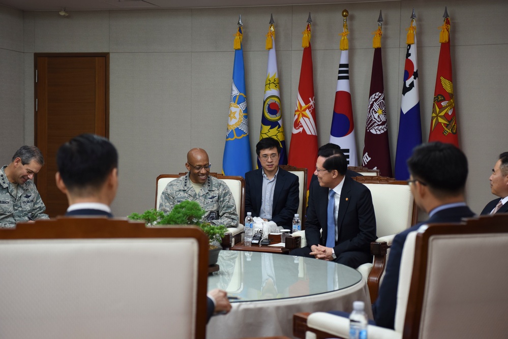 Gen. Brown visits South Korea