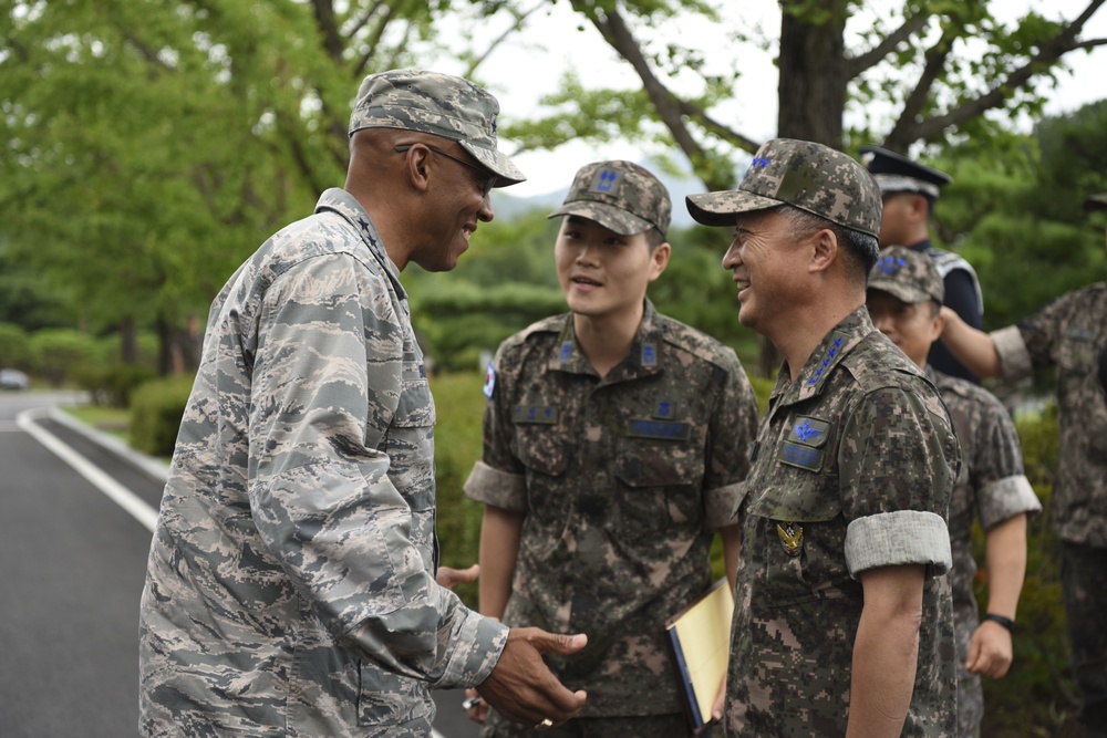 Gen. Brown visits South Korea