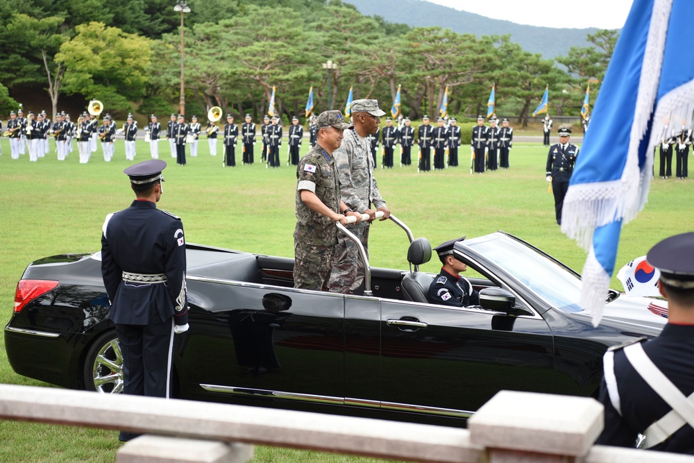 Gen. Brown visits South Korea