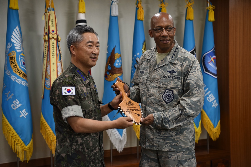 Gen. Brown visits South Korea