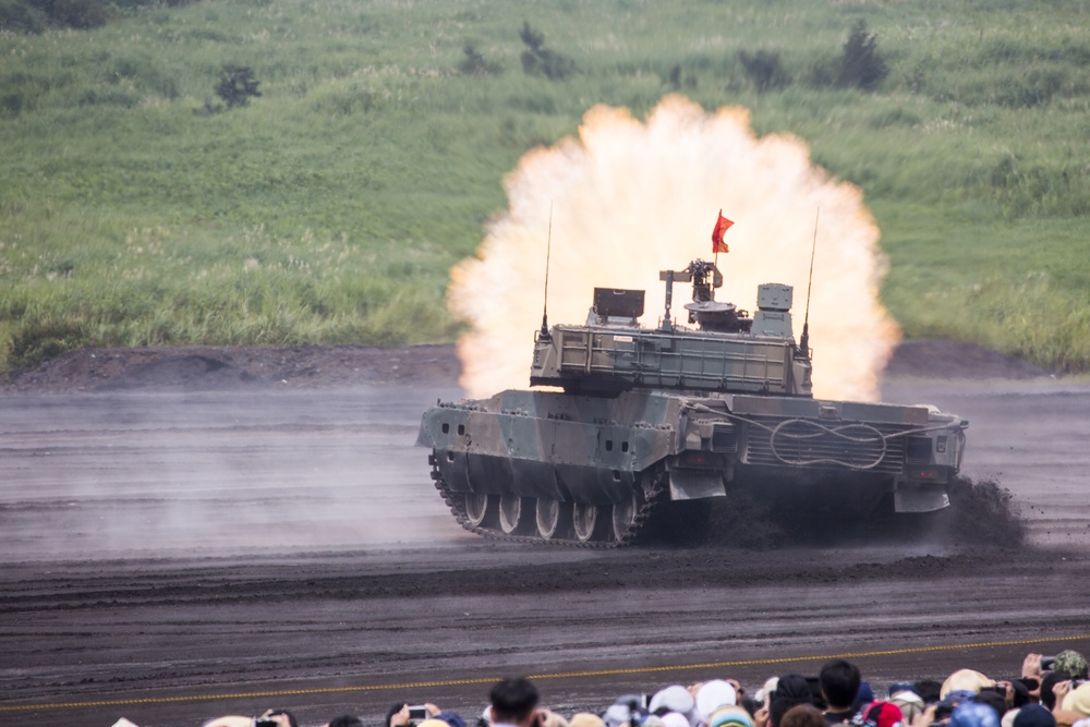 JGSDF hosts Fuji Firepower Demonstration