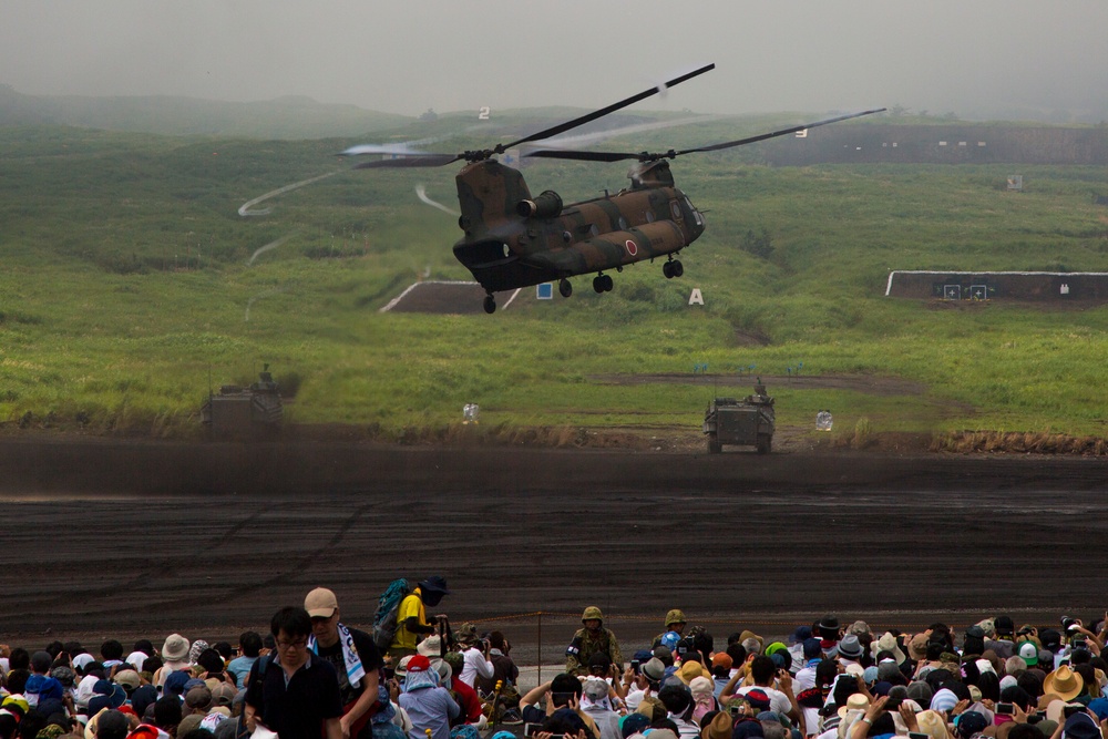 JGSDF hosts Fuji Firepower Demonstration