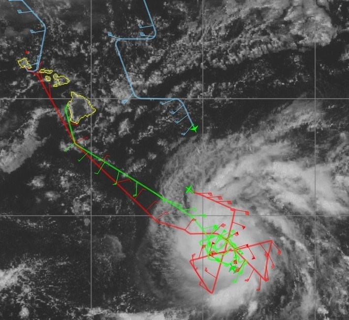 JTWC Flies with NOAA Hurricane Hunters Into Hurricane Lane near Hawaii