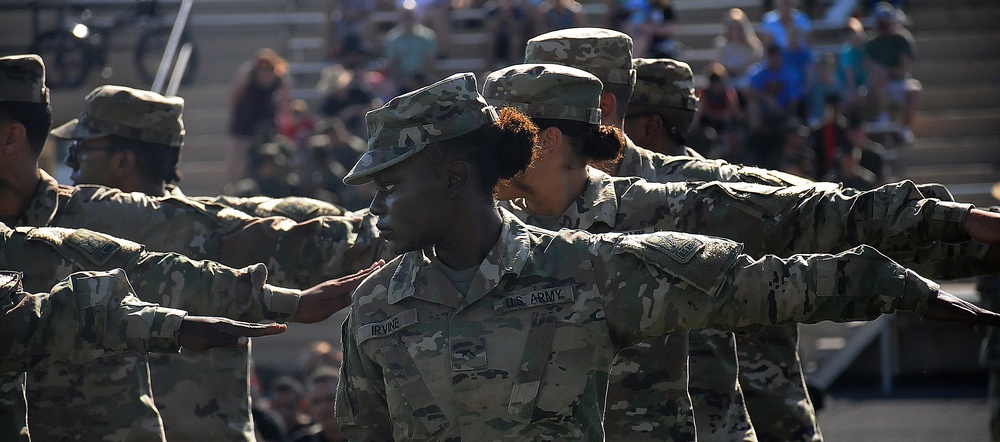 Soldiers show off drill skills