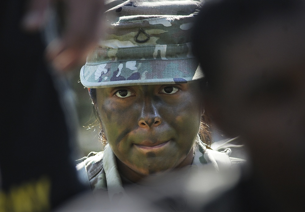 Soldiers show off drill skills