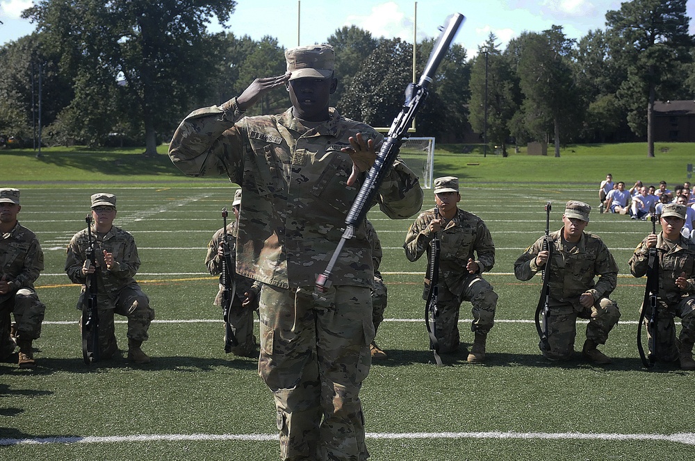 Soldiers show off drill skills