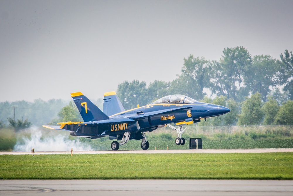 Blue Angels arrive in St. Joseph Missouri