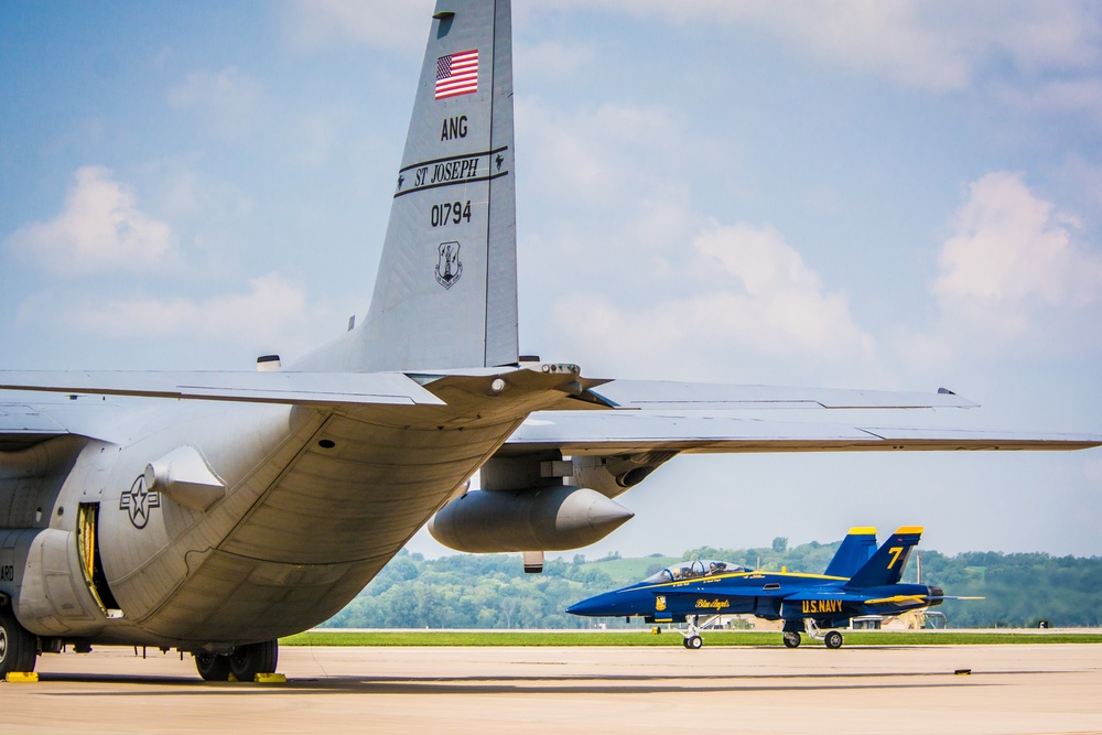 Blue Angels arrive in St. Joseph Missouri